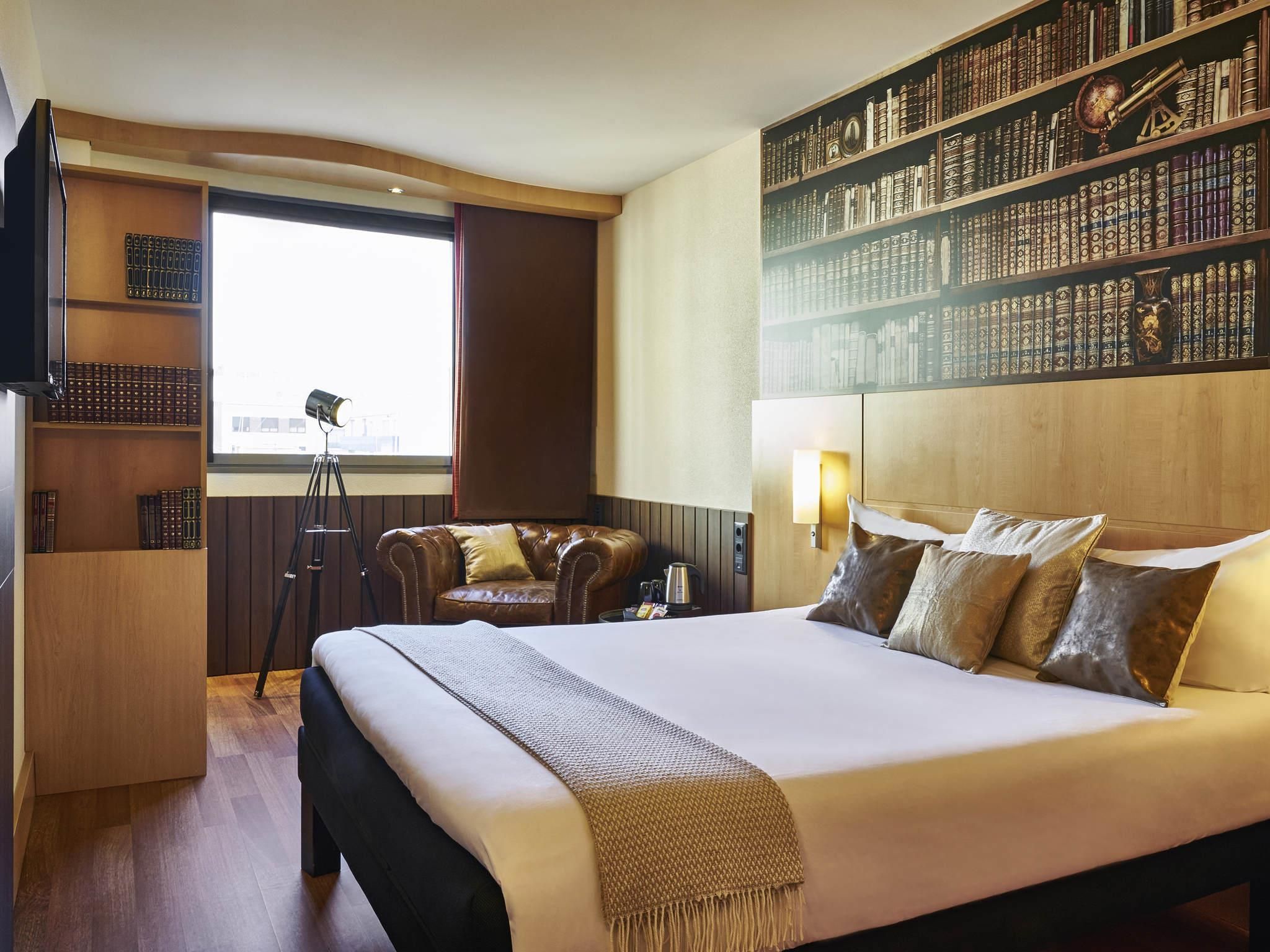 Bedroom Photo