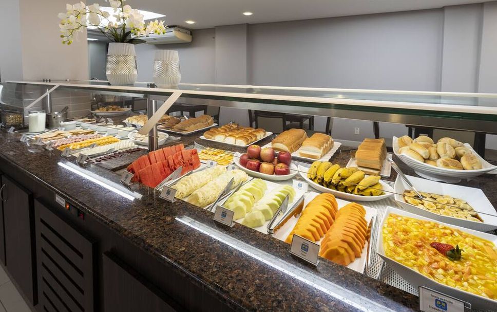 Buffet Photo