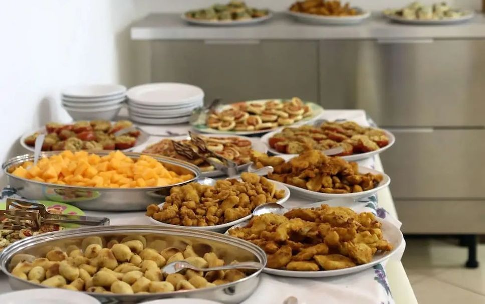 Buffet Photo