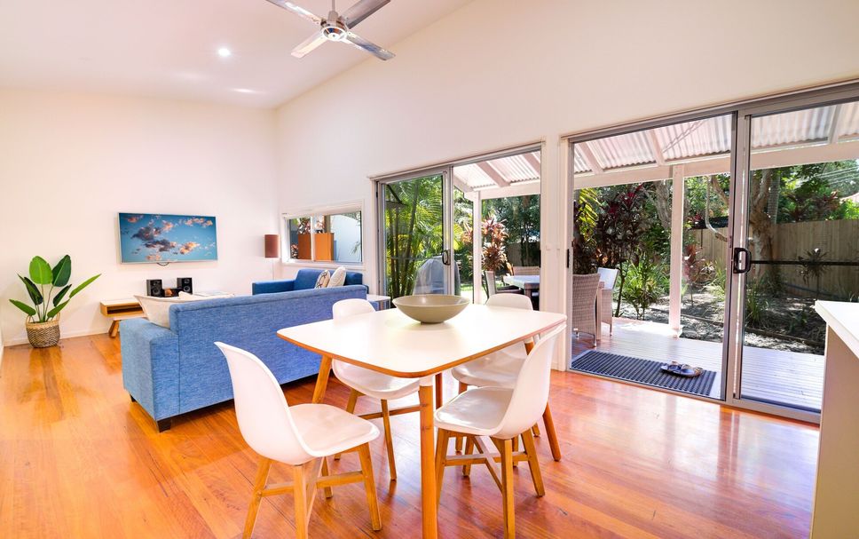 Dining room Photo