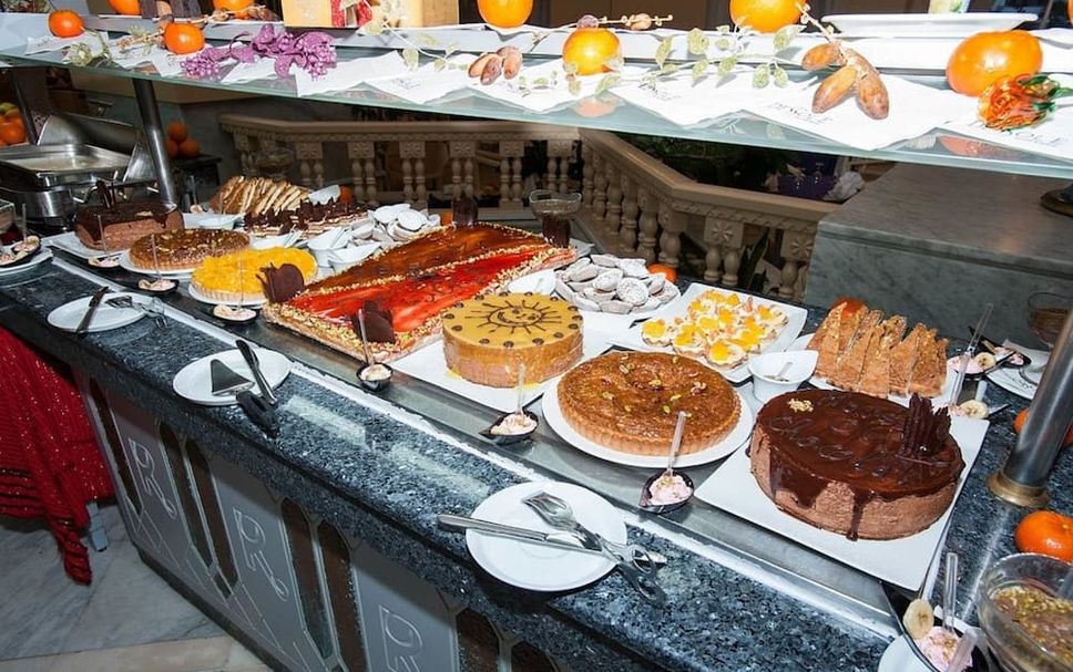 Buffet Photo