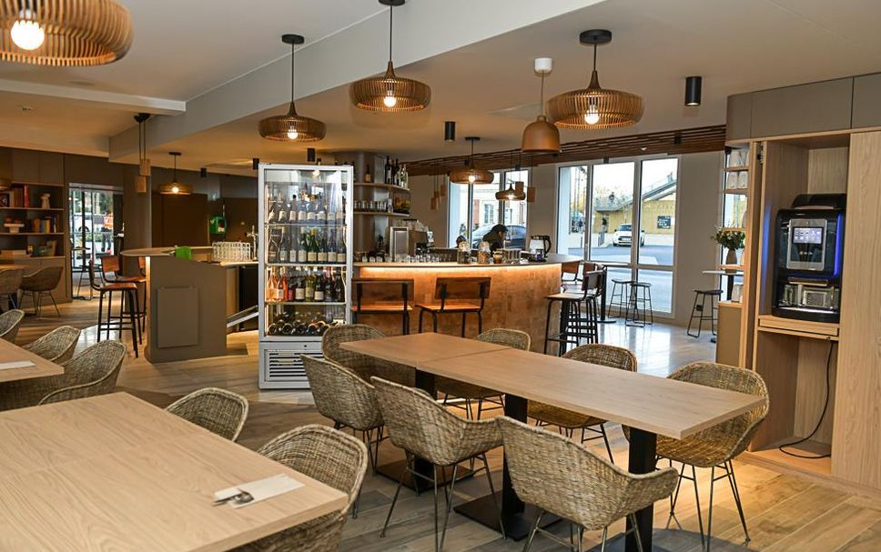 Restaurant Photo