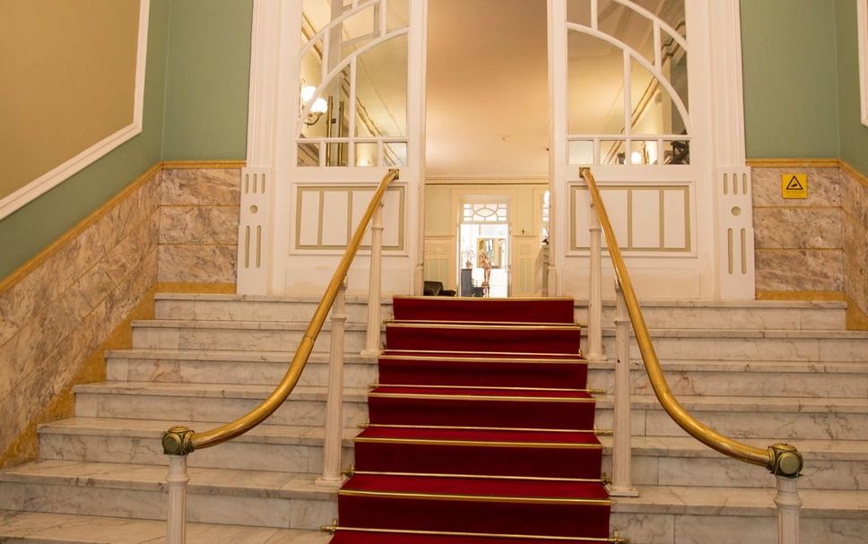 Hotel entrance Photo