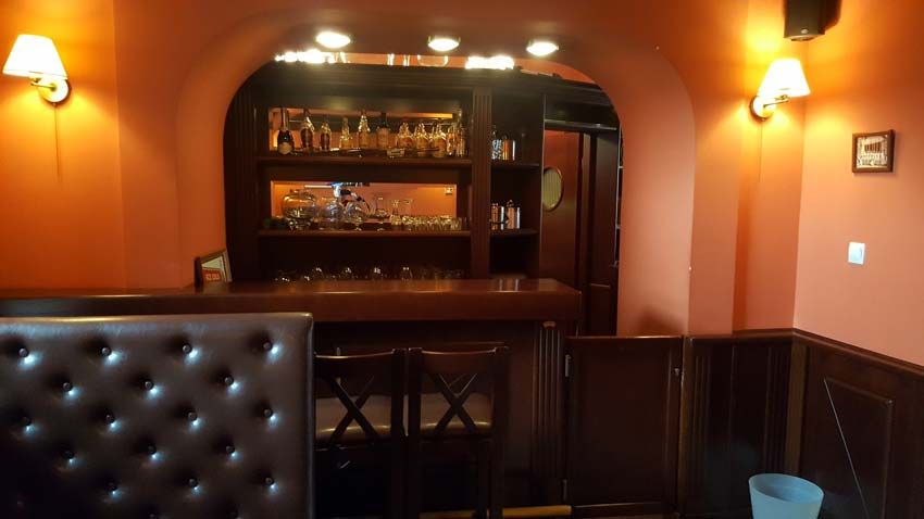 Bar